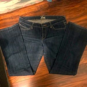 👖Old Navy •Diva cut, flared jeans.